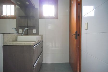 Banheiro de casa para alugar com 3 quartos, 104m² em Nova Sapucaia, Sapucaia do Sul