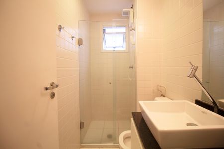 Apartamento para alugar com 52m², 2 quartos e 1 vaga Apartamento para alugar com 52m², 2 quartos e 1 vagaBanheiro social