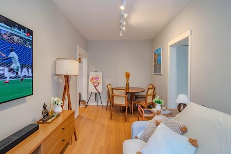 Sala de apartamento à venda com 1 quarto, 40m² em Passo D’areia, Porto Alegre