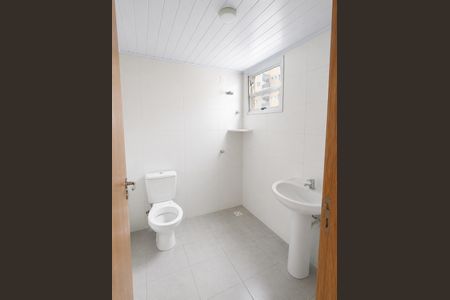 Banheiro de apartamento à venda com 2 quartos, 55m² em Ceilândia, Brasília
