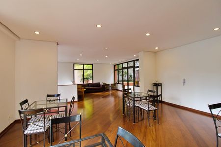 Apartamento à venda com 105m², 3 quartos e 2 vagas Apartamento à venda com 105m², 3 quartos e 2 vagasÁrea comum - Salão de festas