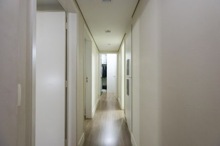 Apartamento à venda com 105m², 3 quartos e 2 vagas Apartamento à venda com 105m², 3 quartos e 2 vagasCorredor