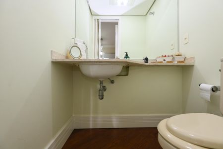 Apartamento à venda com 105m², 3 quartos e 2 vagas Apartamento à venda com 105m², 3 quartos e 2 vagasLavabo