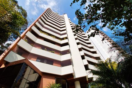 Apartamento à venda com 105m², 3 quartos e 2 vagas Apartamento à venda com 105m², 3 quartos e 2 vagasFachada