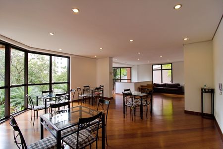 Apartamento à venda com 105m², 3 quartos e 2 vagas Apartamento à venda com 105m², 3 quartos e 2 vagasÁrea comum - Salão de festas