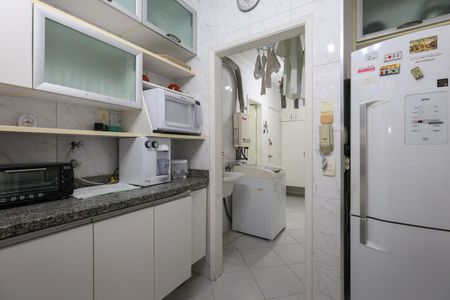 Apartamento à venda com 105m², 3 quartos e 2 vagas Apartamento à venda com 105m², 3 quartos e 2 vagasCozinha