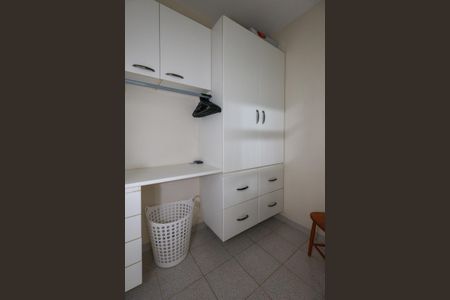 Apartamento à venda com 105m², 3 quartos e 2 vagas Apartamento à venda com 105m², 3 quartos e 2 vagasÁrea de Serviço