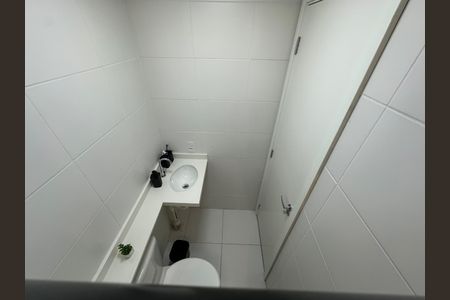 Banheiro de apartamento para alugar com 2 quartos, 33m² em Vila Ema, São Paulo