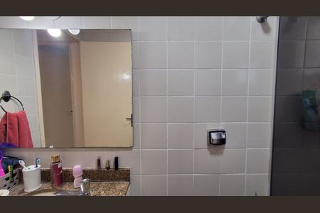 Apartamento à venda com 68m², 2 quartos e 1 vaga Apartamento à venda com 68m², 2 quartos e 1 vagaBanheiro social