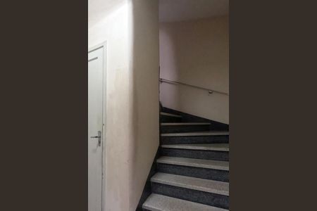 Apartamento para alugar com 67m², 2 quartos e 1 vagaÁrea Comum - Escadas para o apartamento