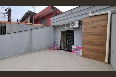 Varanda Quarto 1 suíte de casa à venda com 3 quartos, 200m² em Vila Sacadura Cabral, Santo André