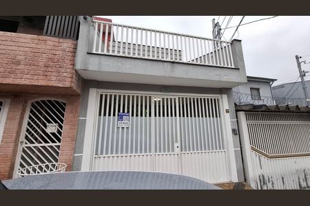 Fachada de casa à venda com 3 quartos, 200m² em Vila Sacadura Cabral, Santo André