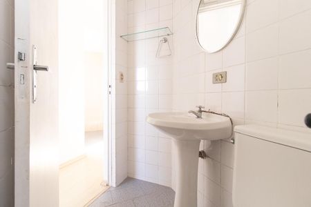 Apartamento à venda com 32m², 1 quarto e sem vaga Apartamento à venda com 32m², 1 quarto e sem vagaBanheiro Social