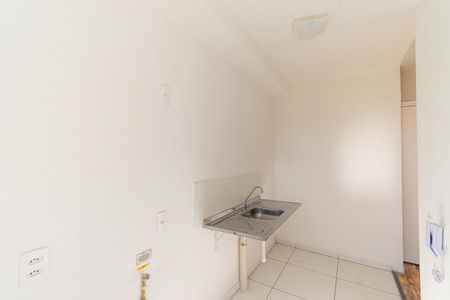 Cozinha de apartamento para alugar com 2 quartos, 42m² em Parque São Lourenço, São Paulo