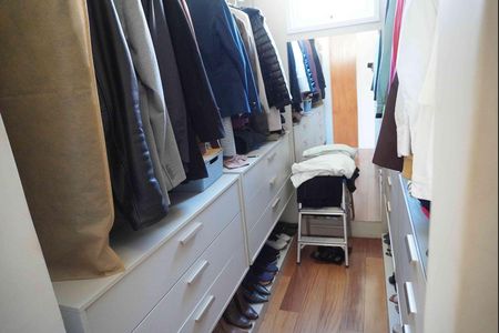 Casa de condomínio para alugar com 405m², 2 quartos e 4 vagasCloset da suíte 2