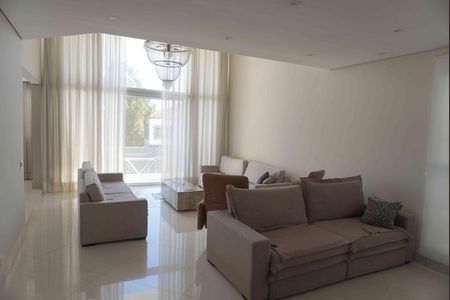 Casa de condomínio para alugar com 405m², 2 quartos e 4 vagasSala de Estar