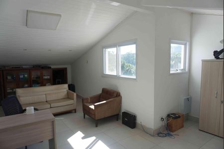 Casa de condomínio para alugar com 405m², 2 quartos e 4 vagasEscritório