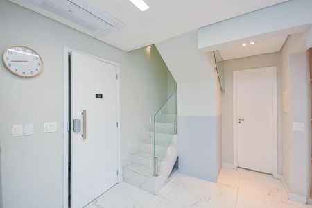 Apartamento para alugar com 76m², 1 quarto e 1 vagaEscada