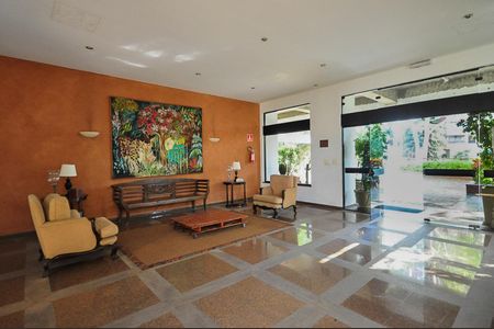 Apartamento à venda com 692m², 4 quartos e 4 vagas Apartamento à venda com 692m², 4 quartos e 4 vagasHall Social