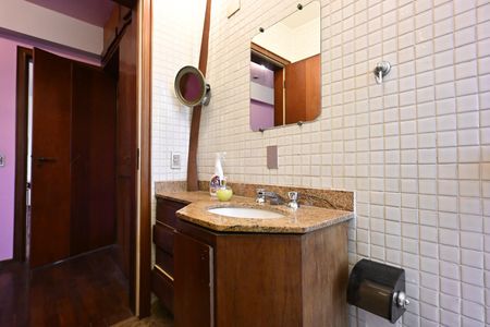 Apartamento à venda com 692m², 4 quartos e 4 vagasBanheiro Suíte 1