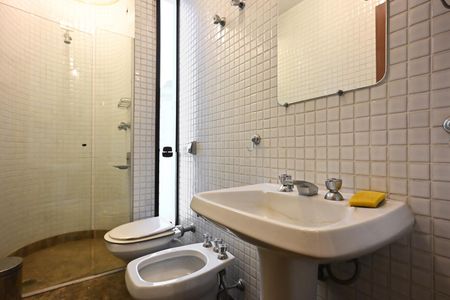 Apartamento à venda com 692m², 4 quartos e 4 vagasBanheiro