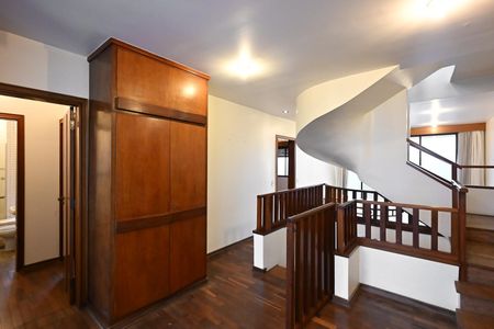 Apartamento à venda com 692m², 4 quartos e 4 vagasCorredor