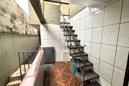 Casa para alugar com 70m², 2 quartos e sem vagaEscada 