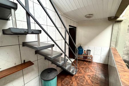 Casa para alugar com 70m², 2 quartos e sem vagaEscada