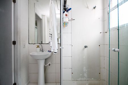Banheiro de apartamento para alugar com 2 quartos, 43m² em Recanto Vista Alegre, Cotia