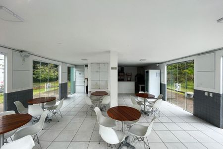 Apartamento para alugar com 43m², 2 quartos e 1 vaga Apartamento para alugar com 43m², 2 quartos e 1 vagaÁrea comum - Salão de festas