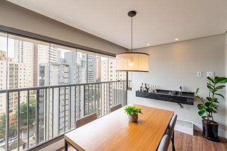 Apartamento para alugar com 107m², 3 quartos e 2 vagasVaranda