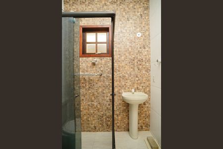 Casa para alugar com 90m², 2 quartos e 1 vaga Casa para alugar com 90m², 2 quartos e 1 vagaBanheiro Social