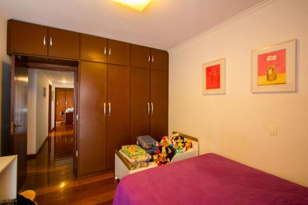 Apartamento à venda com 156m², 4 quartos e 3 vagasQuarto 3