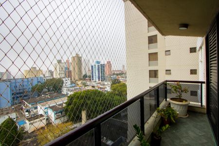 Apartamento à venda com 156m², 4 quartos e 3 vagasVaranda do quarto 1 e 2