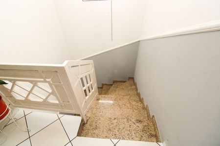 Casa para alugar com 195m², 3 quartos e 3 vagasEscada