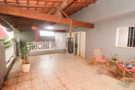 Casa para alugar com 195m², 3 quartos e 3 vagasVaranda