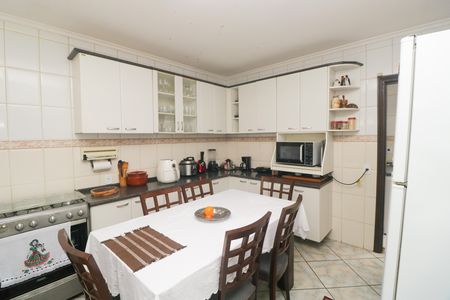 Casa para alugar com 195m², 3 quartos e 3 vagasCozinha