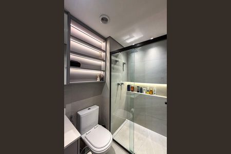Apartamento à venda com 105m², 2 quartos e 2 vagas Apartamento à venda com 105m², 2 quartos e 2 vagasBanheiro da Suíte 2