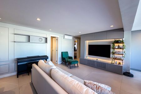 Apartamento à venda com 105m², 2 quartos e 2 vagas Apartamento à venda com 105m², 2 quartos e 2 vagasSala