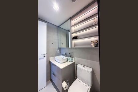 Apartamento à venda com 105m², 2 quartos e 2 vagas Apartamento à venda com 105m², 2 quartos e 2 vagasBanheiro da Suíte 2