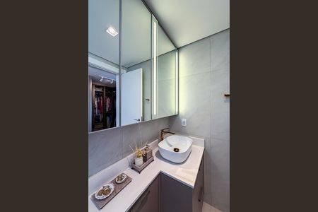 Apartamento à venda com 105m², 2 quartos e 2 vagas Apartamento à venda com 105m², 2 quartos e 2 vagasBanheiro da Suíte 1