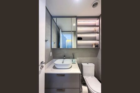 Apartamento à venda com 105m², 2 quartos e 2 vagas Apartamento à venda com 105m², 2 quartos e 2 vagasBanheiro da Suíte 2