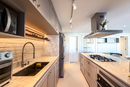 Apartamento à venda com 105m², 2 quartos e 2 vagas Apartamento à venda com 105m², 2 quartos e 2 vagasCozinha