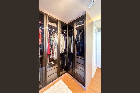 Apartamento à venda com 105m², 2 quartos e 2 vagas Apartamento à venda com 105m², 2 quartos e 2 vagasCloset da suíte 1