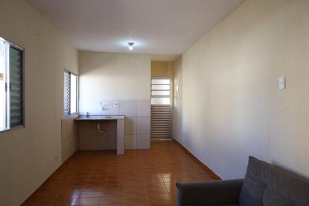 Casa para alugar com 1 quarto, 70m² em Jardim Guarapiranga, São Paulo
