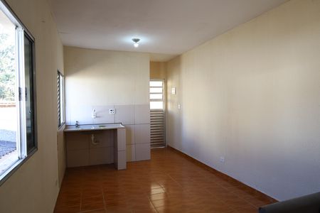 Casa para alugar com 1 quarto, 70m² em Jardim Guarapiranga, São Paulo