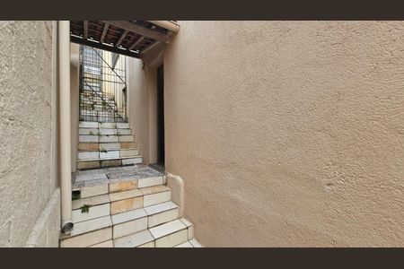 Casa para alugar com 65m², 1 quarto e sem vagaEscada