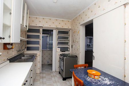 Cozinha de apartamento para alugar com 2 quartos, 88m² em Santana, Porto Alegre