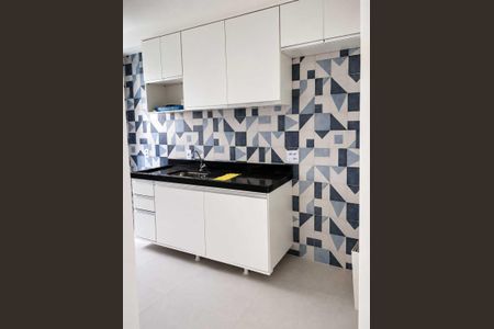 Cozinha de apartamento para alugar com 1 quarto, 46m² em Piatã, Salvador