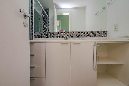 Apartamento à venda com 76m², 3 quartos e 2 vagasBanheiro Social